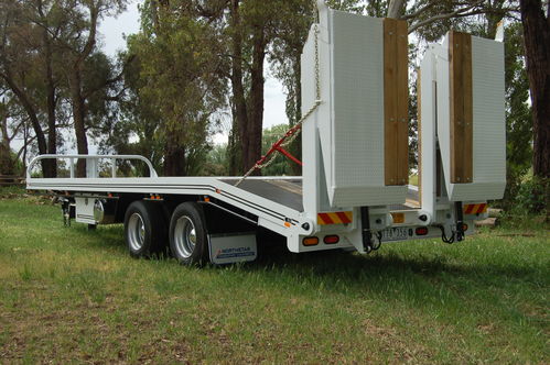 Bogie Axle Tag Trailer Bi-fold Ramps