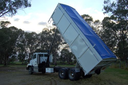 Tipping Trays and bins